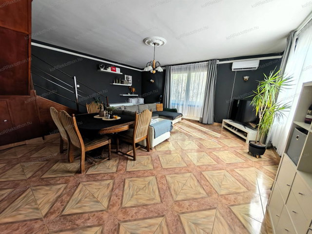 Eladó családi ház, Szentlőrinckátán 52 M Ft, 3+2 szobás