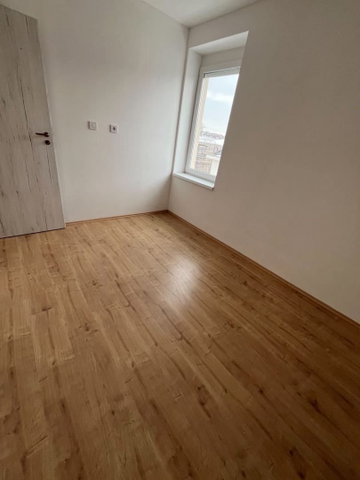 Kiadó téglalakás, albérlet, Debrecenben 210 E Ft / hó, 3 szobás