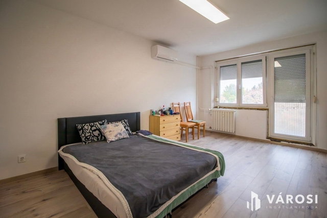 Eladó panellakás, Székesfehérvárott 50 M Ft, 2 szobás