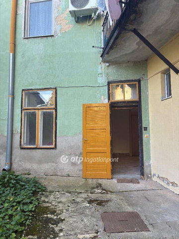 Eladó téglalakás, Pécsett 58 M Ft, 2 szobás