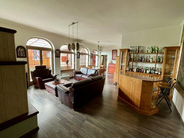 Eladó családi ház, Gödöllőn 208 M Ft, 8 szobás