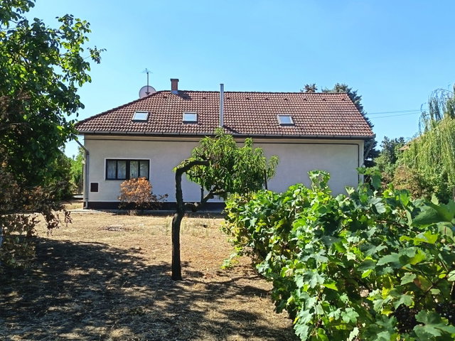 Eladó családi ház, Cegléden 85 M Ft, 5 szobás