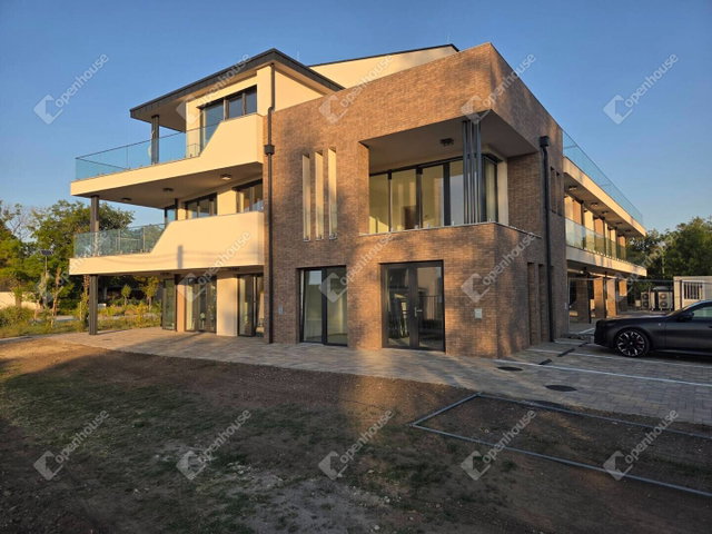 Eladó üzlethelyiség, Gárdonyban 44.5 M Ft, 1 szobás