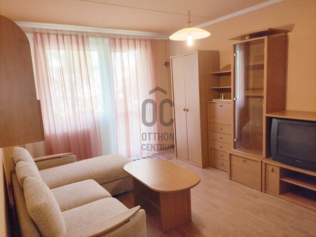 Eladó panellakás, Debrecenben, Sinai Miklós utcában 35 M Ft
