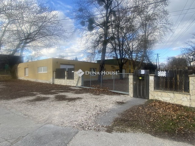 Kiadó ipari ingatlan, Tatabányán, Építők útján 390 E Ft / hó