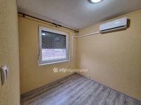 Eladó panellakás, Mezőhegyesen 18.5 M Ft, 1+2 szobás