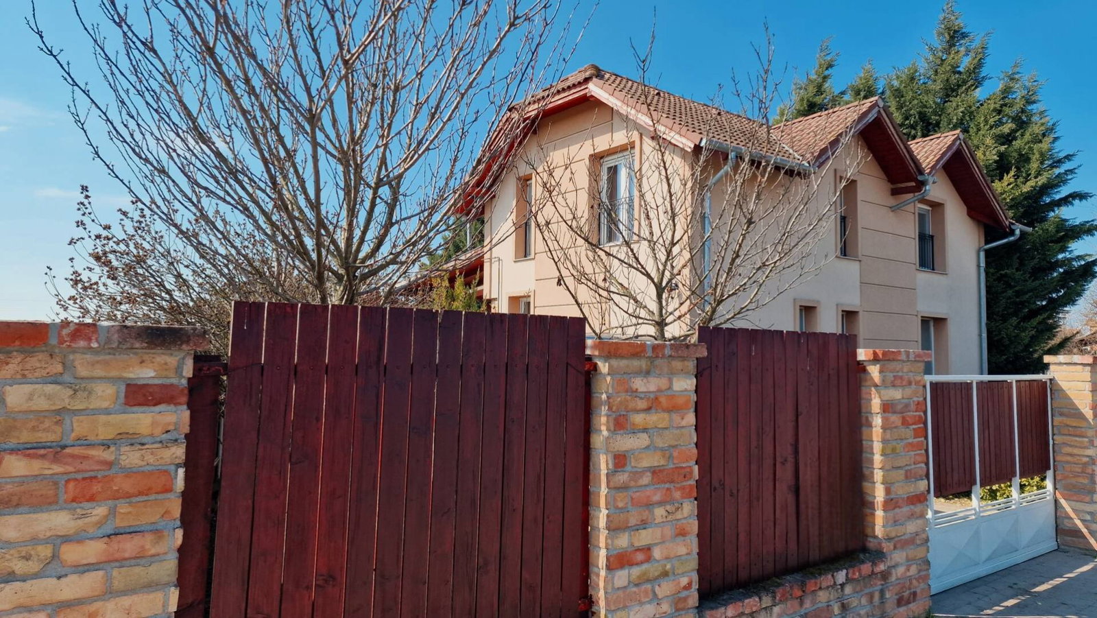 5 bed · 135m² · 122.000.000 ft