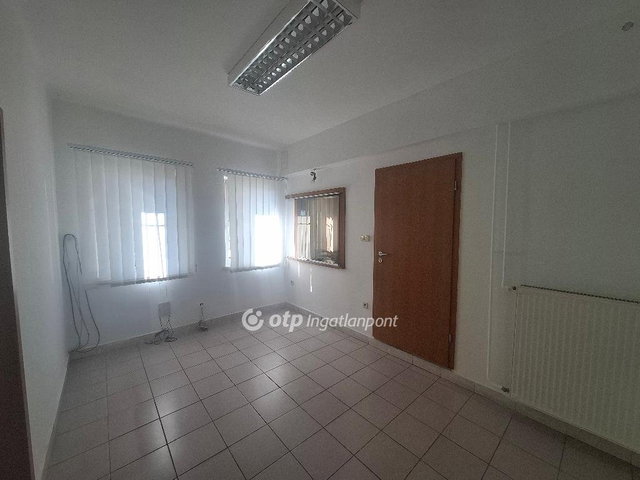 Eladó üzlethelyiség, Egerben 120 M Ft / költözzbe.hu