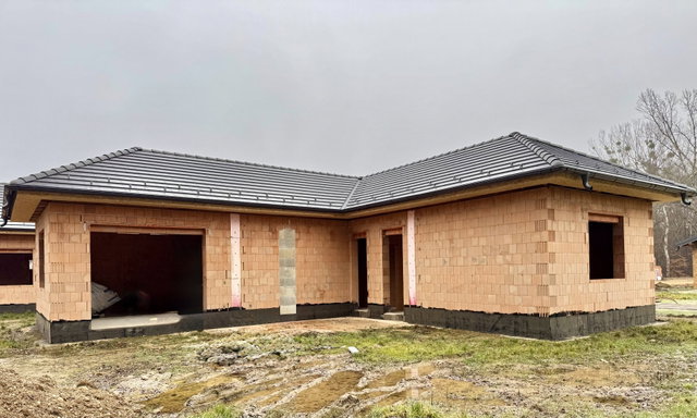 Eladó családi ház, Sárváron 105 M Ft, 3 szobás