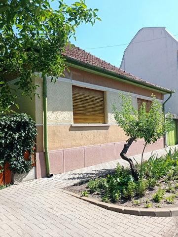 Eladó téglalakás, Szolnokon 83 M Ft, 2 szobás