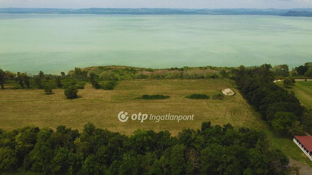 Eladó téglalakás, Balatonföldváron 155.7 M Ft, 3 szobás