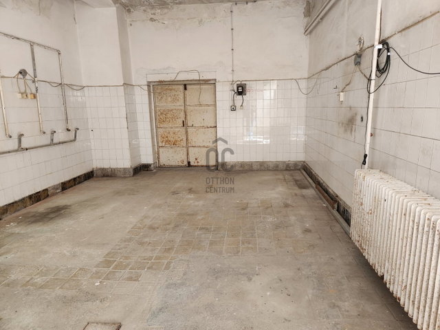 Kiadó ipari ingatlan, Szekszárdon 50 E Ft / hó