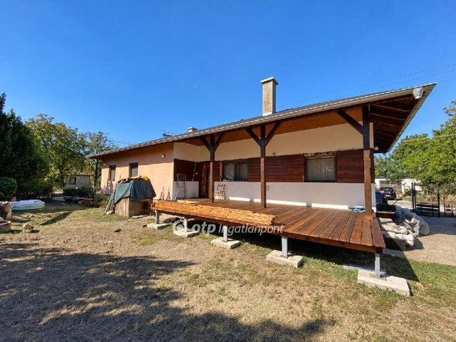 Eladó családi ház, Pusztaszabolcson 82 M Ft, 3+1 szobás