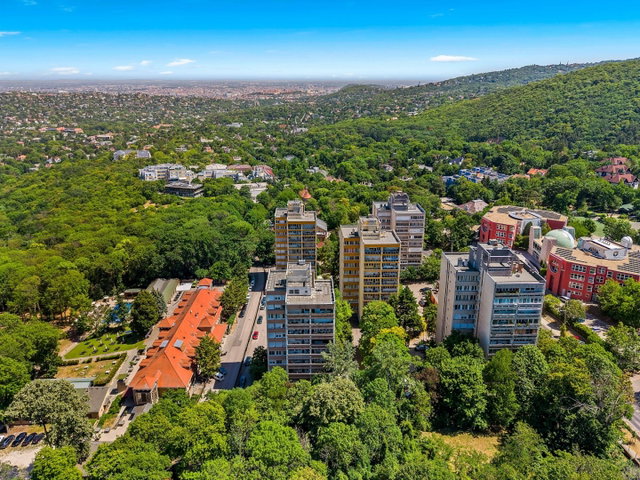 Eladó téglalakás, Budapesten, II. kerületben, Budakeszi úton