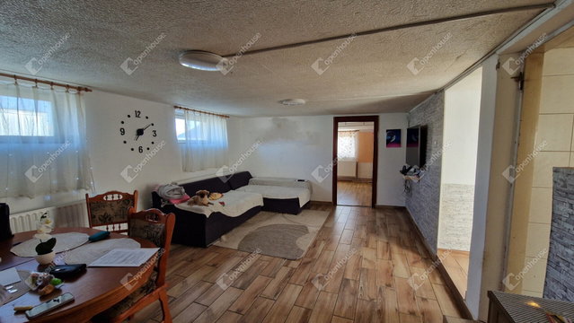 Eladó családi ház, Banán 38 M Ft, 4 szobás