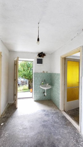 Eladó családi ház, Márkházán 6.5 M Ft, 2 szobás