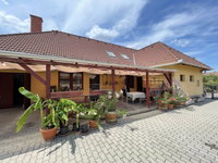 Eladó családi ház, Dunaújvárosban 98 M Ft, 4 szobás