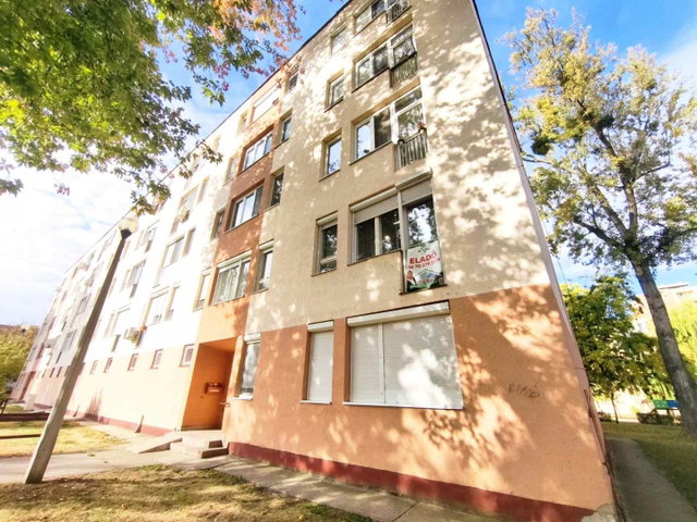 Eladó téglalakás, Kazincbarcikán 28.5 M Ft, 1+2 szobás