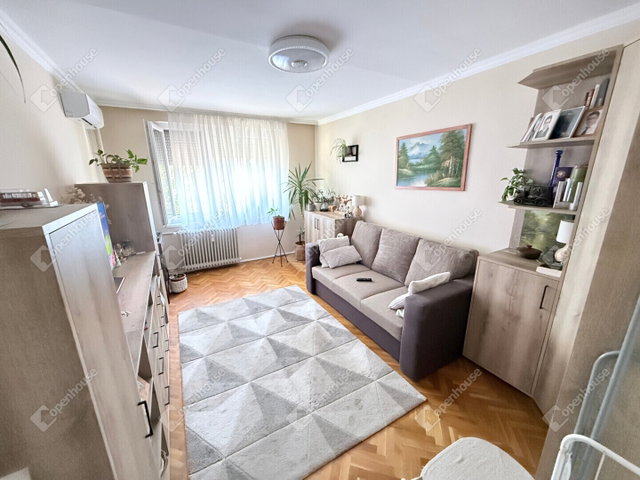 Eladó panellakás, Miskolcon 38.5 M Ft, 3 szobás