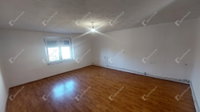 Eladó családi ház, Száron 44.99 M Ft, 2 szobás