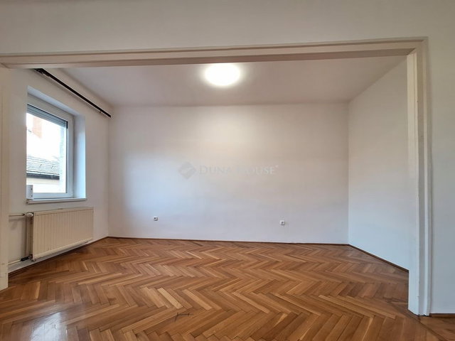 Eladó téglalakás, Győrött 49 M Ft, 1+1 szobás