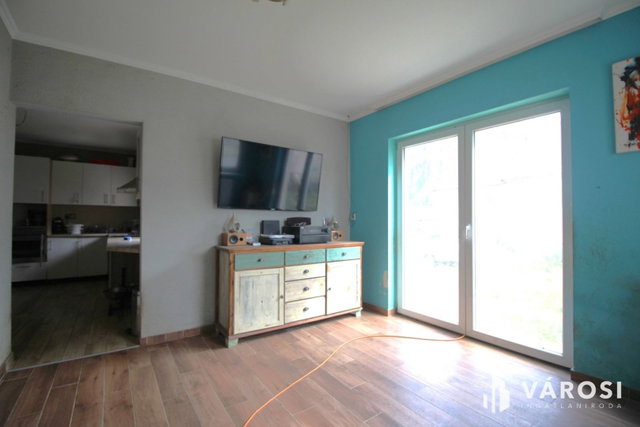 Eladó családi ház, Köcskön 21.9 M Ft, 3 szobás