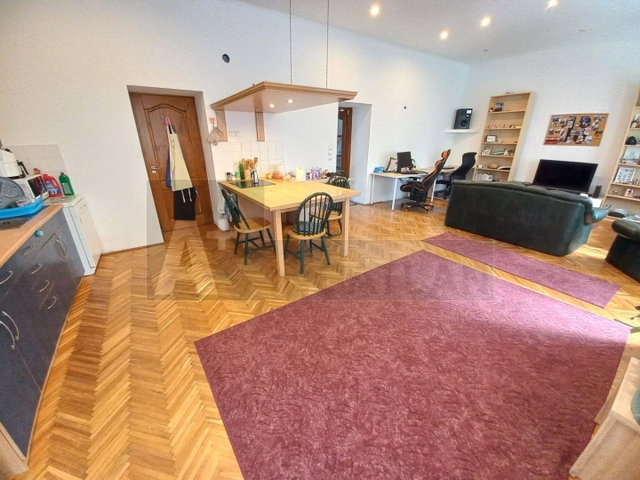 Kiadó téglalakás, albérlet, Szegeden 330 E Ft / hó, 4 szobás