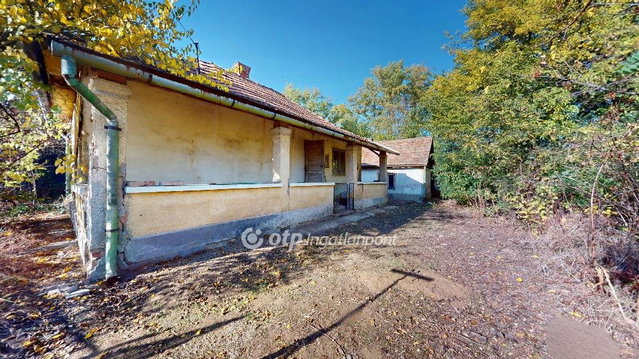 Eladó családi ház, Mezőcsáton 4.8 M Ft, 1+1 szobás