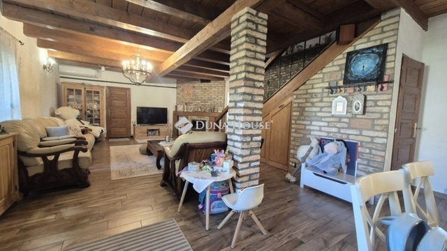 Eladó családi ház, Lajosmizsén 219 M Ft, 4 szobás