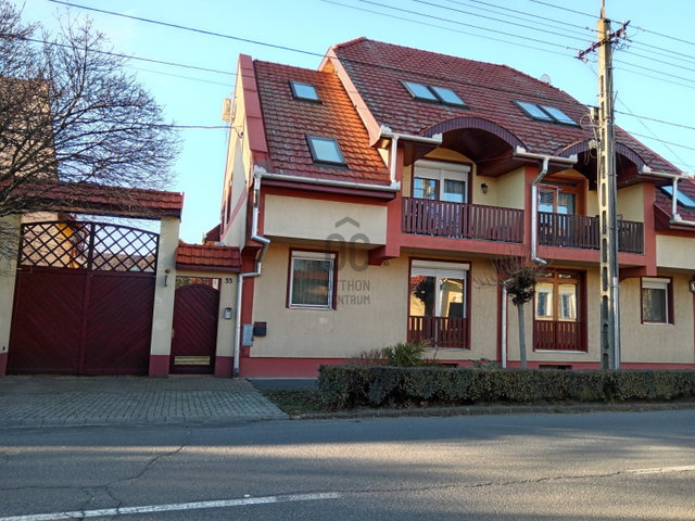 Eladó téglalakás, Hajdúszoboszlón 54.9 M Ft, 3 szobás