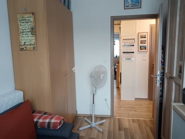 Eladó téglalakás, Üllőn 76 M Ft, 3 szobás