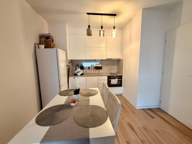 Eladó téglalakás, Budapesten, VIII. kerületben 89 M Ft, 2 szobás