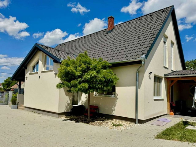 Eladó családi ház, Balatonszentgyörgyön 99.9 M Ft, 2+1 szobás