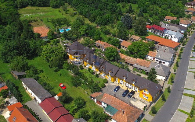 Eladó hotel, Hévízen 650 M Ft / költözzbe.hu