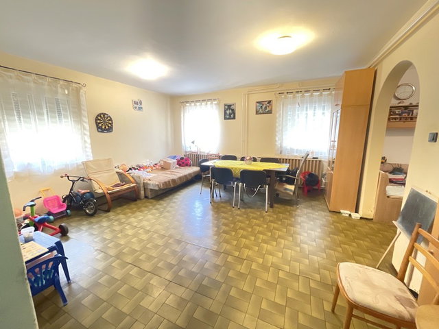 Eladó családi ház, Pakson 65 M Ft, 4 szobás