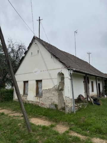 Eladó családi ház, Fiadon 8.7 M Ft, 2 szobás