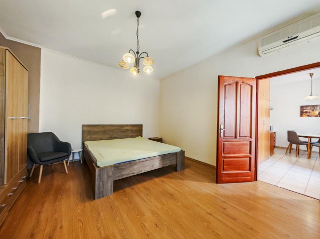 Kiadó téglalakás, albérlet, Tatán 185 E Ft / hó, 1 szobás