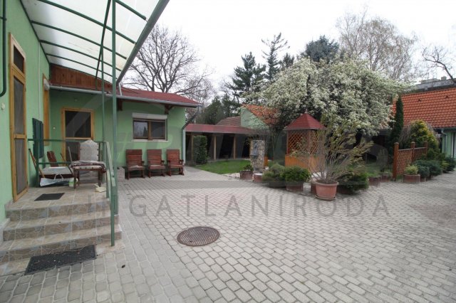 Eladó családi ház, Celldömölkön 85 M Ft, 6 szobás