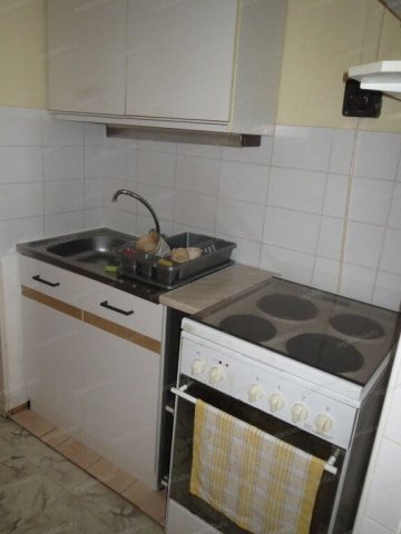 Kiadó panellakás, albérlet, Kecskeméten 120 E Ft / hó, 1 szobás