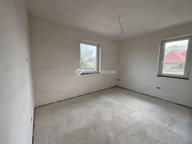 Eladó családi ház, Sárváron 99.9 M Ft, 5 szobás