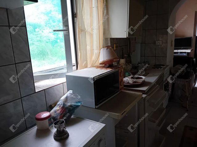 Eladó családi ház, Neszmélyen 15.9 M Ft, 2 szobás