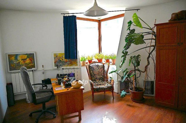 Eladó családi ház, Nagykállóban 220 M Ft, 4+2 szobás