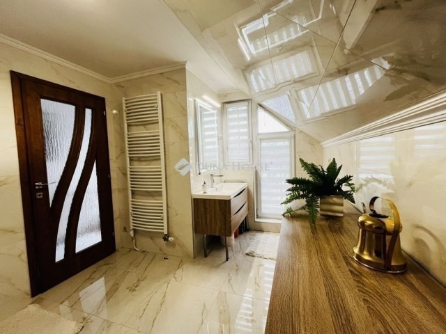 Eladó családi ház, Monoron 139 M Ft, 4 szobás