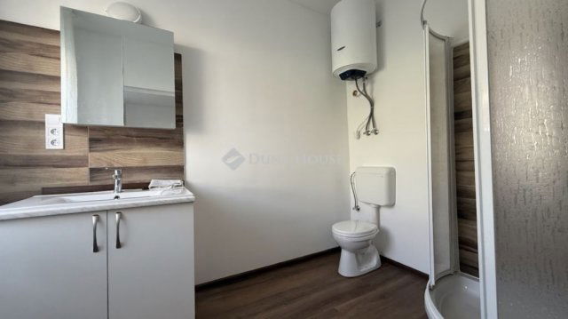 Eladó családi ház, Szombathelyen 49.99 M Ft, 2 szobás