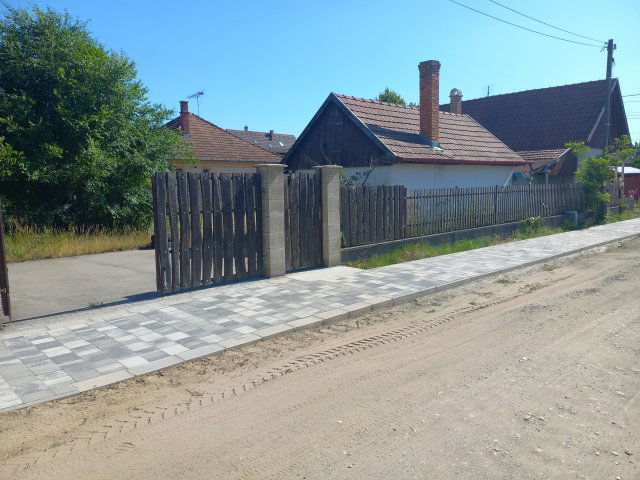 Eladó családi ház, Erdőkertesen 46.5 M Ft, 2 szobás