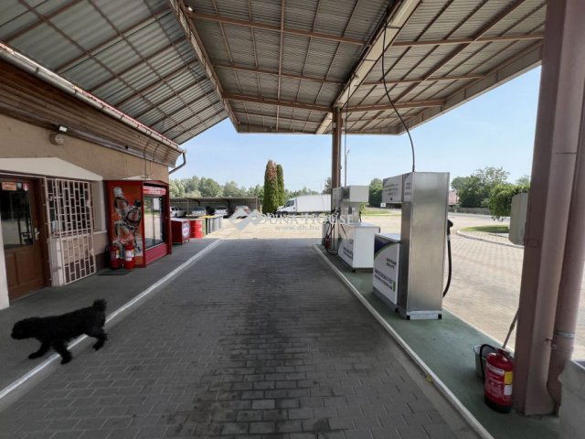 Eladó ipari ingatlan, Jászszentlászlón 320 M Ft