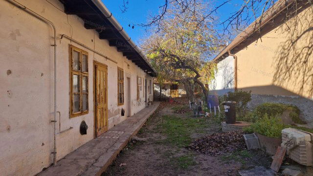 Eladó családi ház, Kesztölcön 37 M Ft, 4 szobás