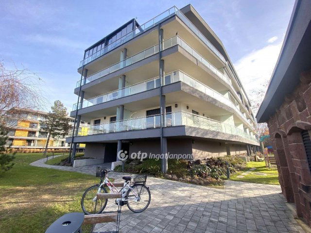 Eladó nyaraló, Siófokon 99.9 M Ft, 1+1 szobás