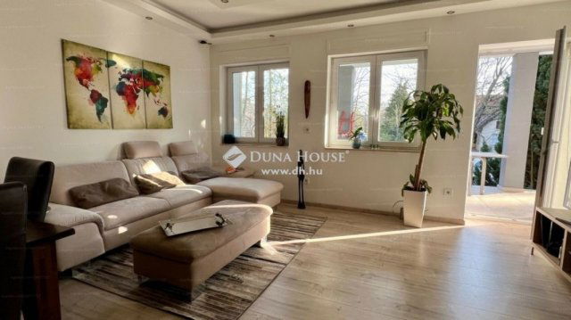 Eladó családi ház, Budapesten, II. kerületben 321.75 M Ft