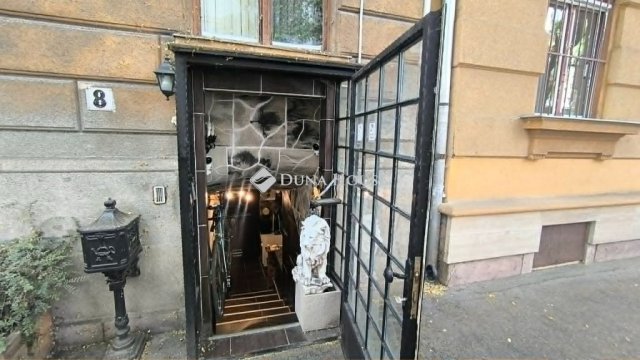 Eladó téglalakás, Budapesten, VI. kerületben 76 M Ft, 1 szobás